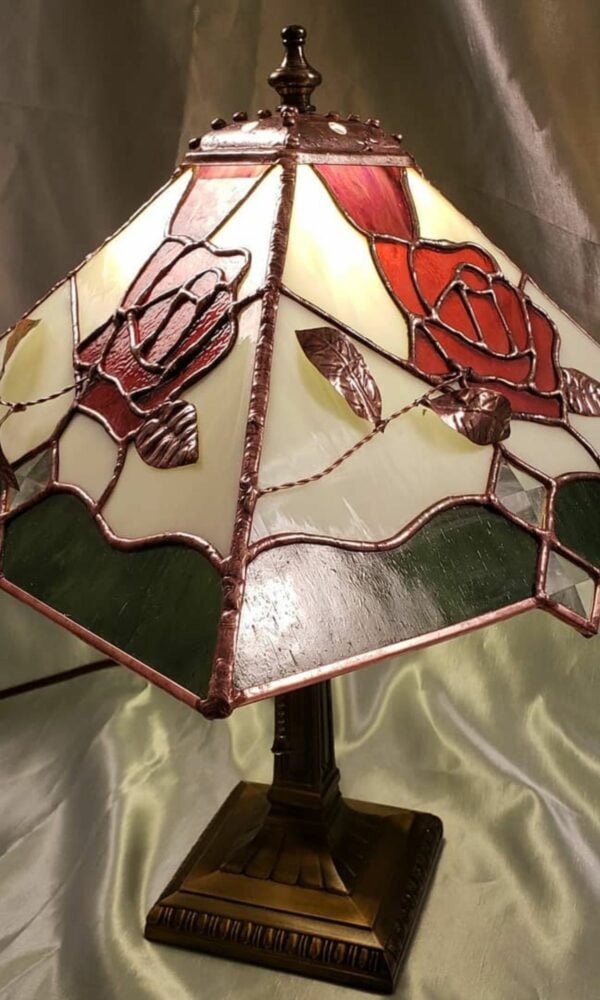 Advanced Stained Glass – 4-Panel Lamp