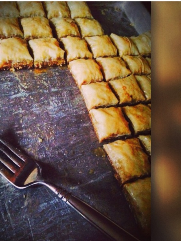 Baklava Bonanza: Delicious Nut-Filled Multilayered Pastries! - Image 4