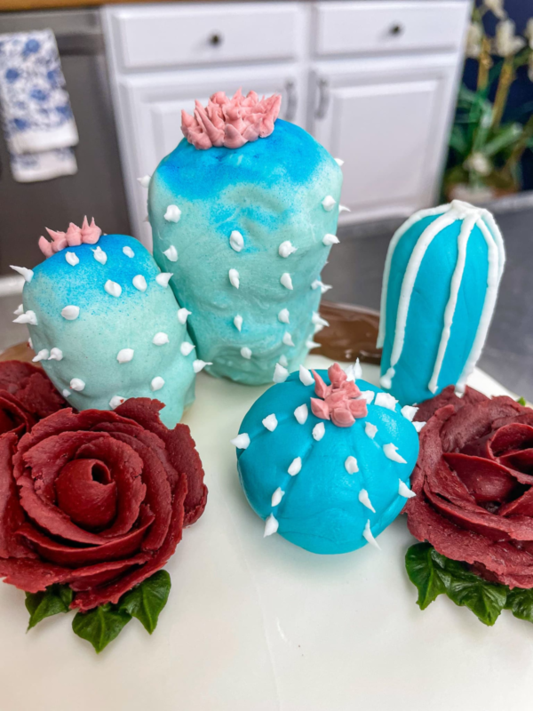 Basic Cake Decoration with Fondant - Image 3