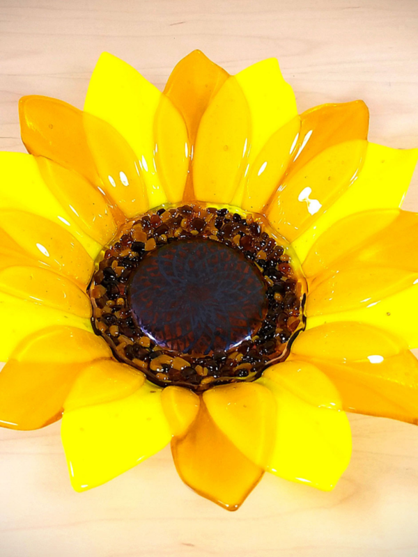 Fused Glass Flowers: Bowls, Sun Catchers, and Table Art - Image 4