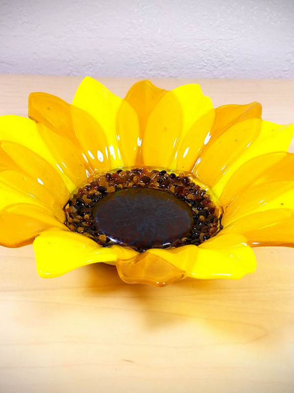 Fused Glass Flowers: Bowls, Sun Catchers, and Table Art - Image 5