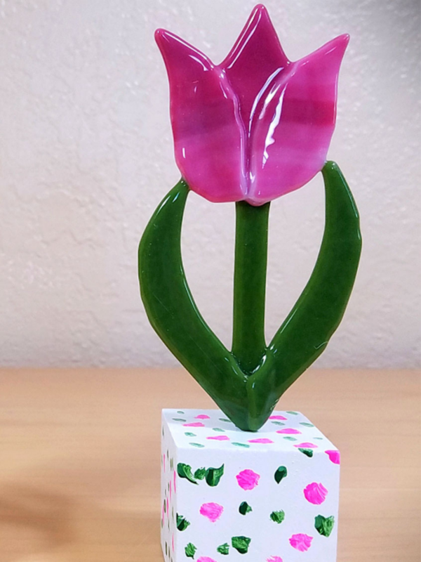 Fused Glass Flowers: Bowls, Sun Catchers, and Table Art
