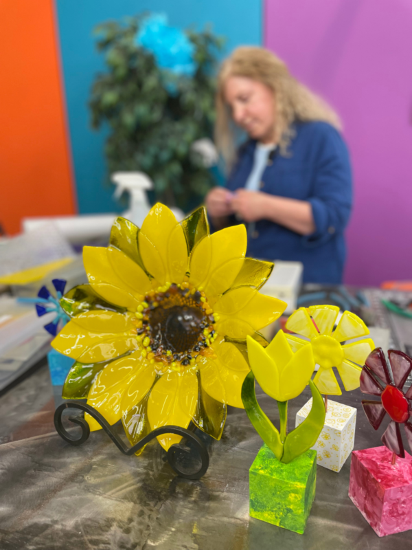 Fused Glass Flowers: Bowls, Sun Catchers, and Table Art - Image 13