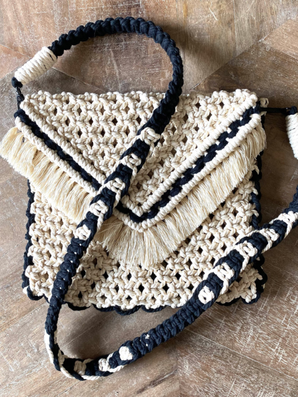 Hippie-Boho Macramé Satchel Bag for Beginners and Intermediate Levels