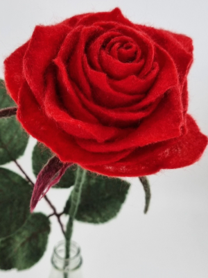 How to Make a Realistic Needle Felted Rose