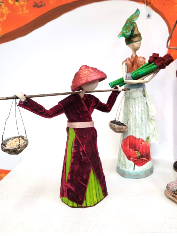 How to Make Newspaper Art Dolls - Image 4