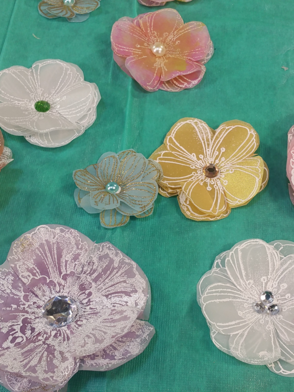 How to Make Paper Flowers - Image 5
