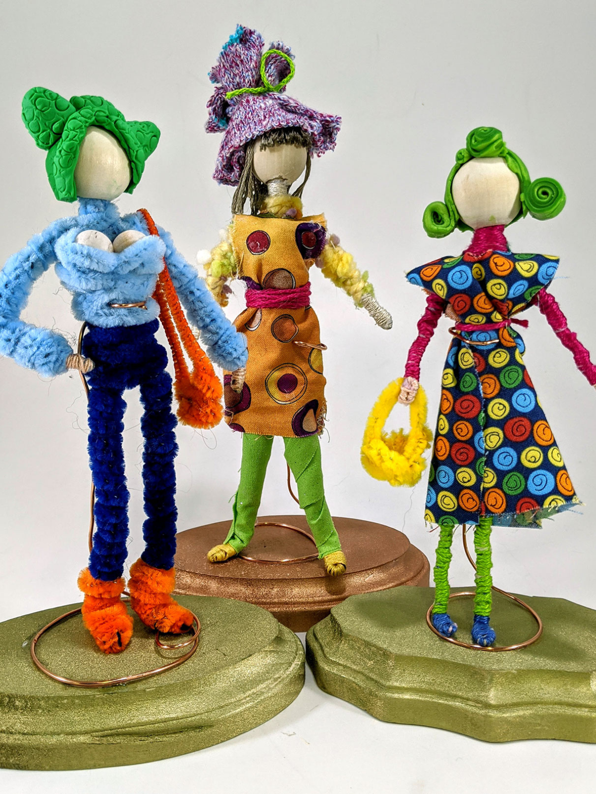 Fast Track: Posable Pipe Cleaner Girls