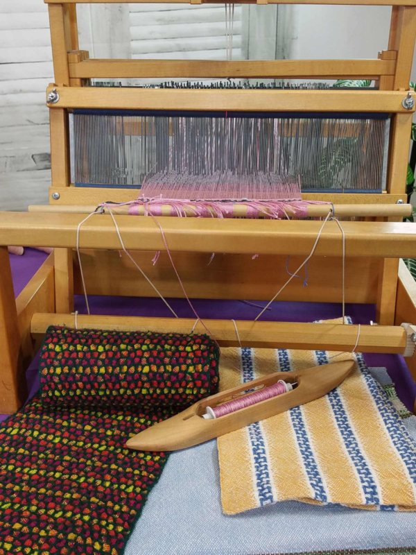 Weaving a Scarf on a 4-Shaft Loom