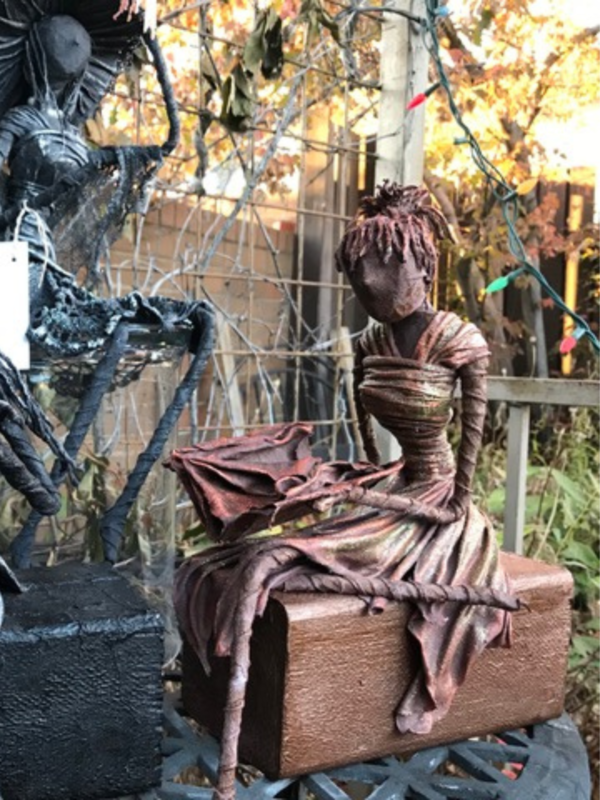 How to Create Indoor/Outdoor Sculptures Using T-shirts - Image 4