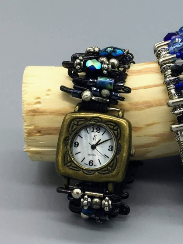 Fast Track: Wire-Wrapped Marbles, Crystals and Shells! - Image 3