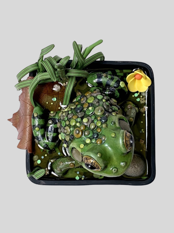 Sculpting a Polymer Clay Frog in a Pond - Image 4